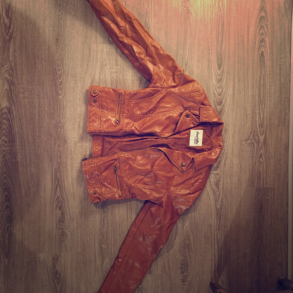 Cropped leather jacket